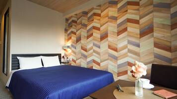 Down comforters, desk, blackout drapes, free WiFi