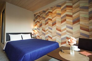 Down comforters, desk, blackout drapes, free WiFi - Hotel New Gaea Yakuin (Fukuoka)