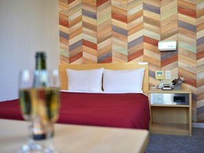 Down duvets, desk, blackout curtains, free WiFi - Hotel New Gaea Yakuin (Fukuoka)