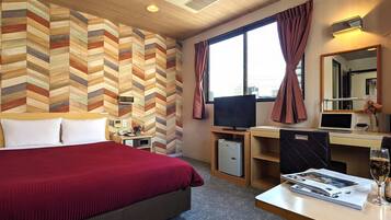 Down duvets, desk, blackout curtains, free WiFi