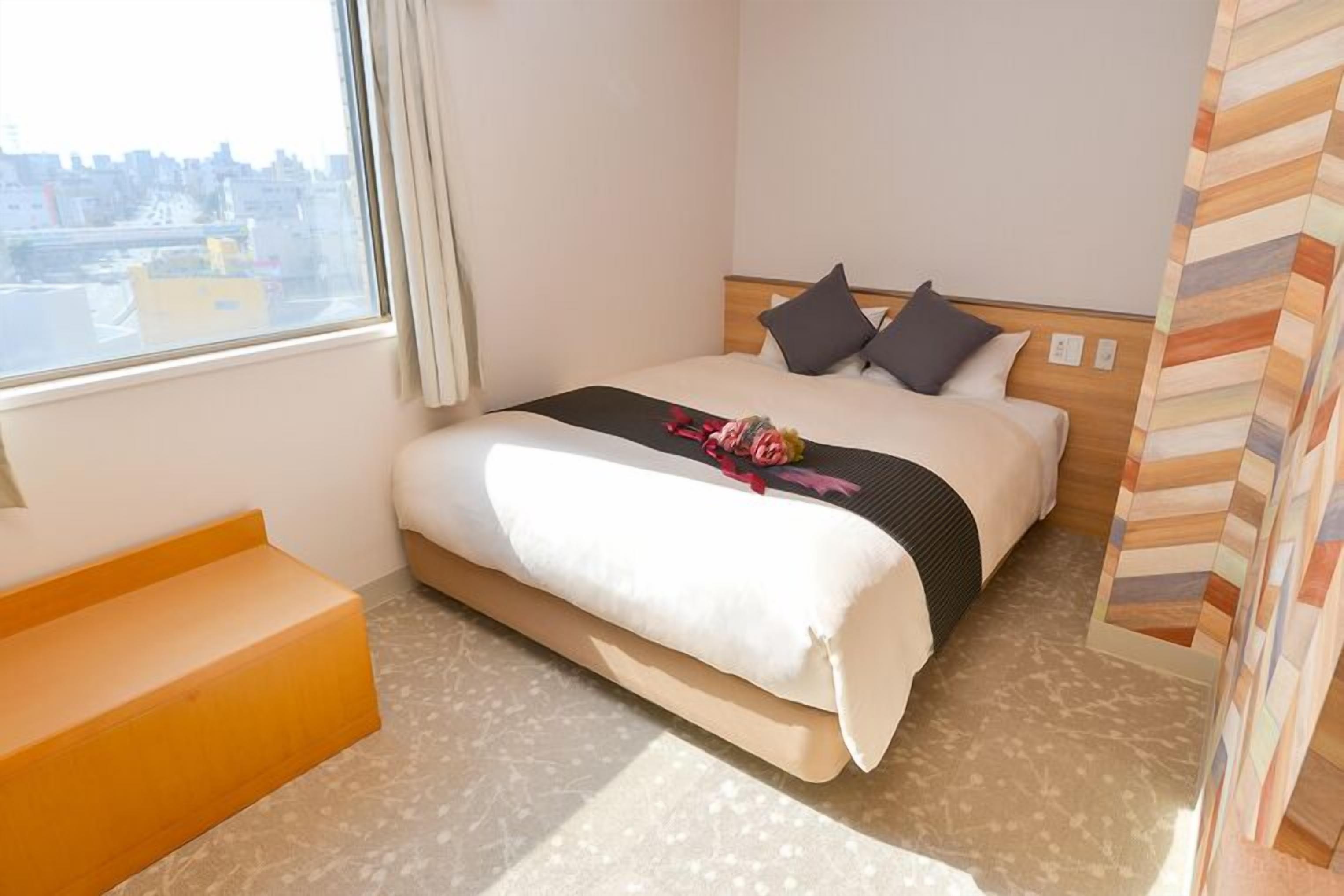 Down comforters, desk, blackout drapes, free WiFi