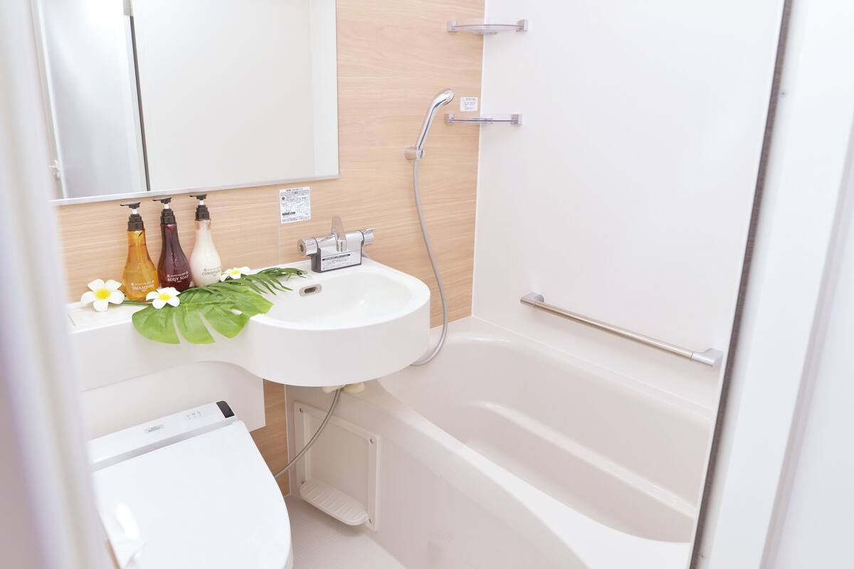 Free toiletries, hair dryer, bathrobes, slippers