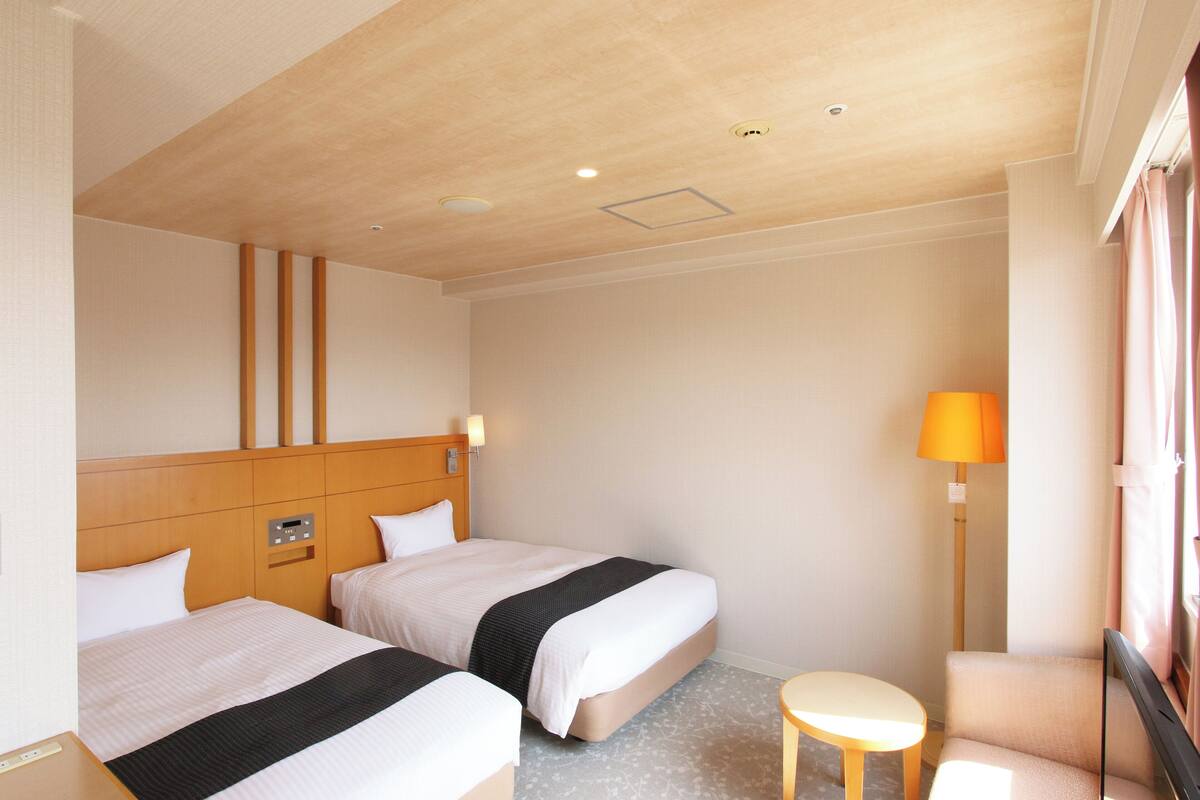 1 bedroom, desk, blackout curtains, free WiFi