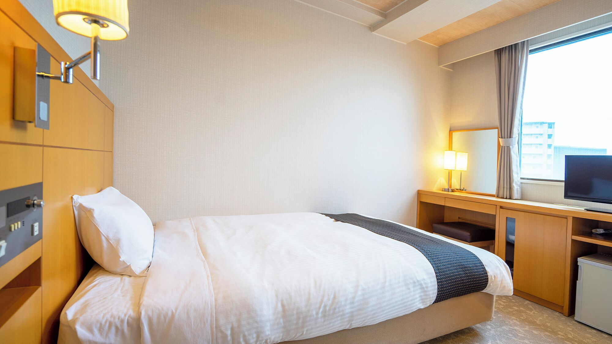 Down duvets, desk, blackout curtains, free WiFi