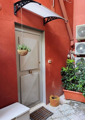 Exterior detail - Piazzetta 4 - Holiday Home (Napoli)