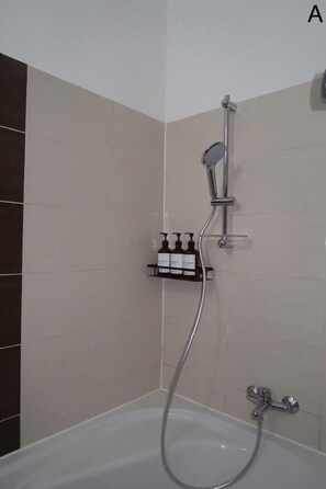Apartment | Bathroom | Shower, hair dryer, towels - Cozy Apartment in Prague 3 (Prague)