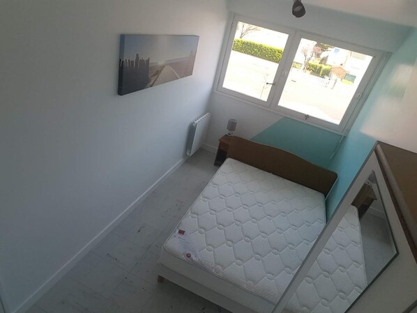3 quartos, ferros/tábuas de passar roupa, Wi-Fi, roupa de cama