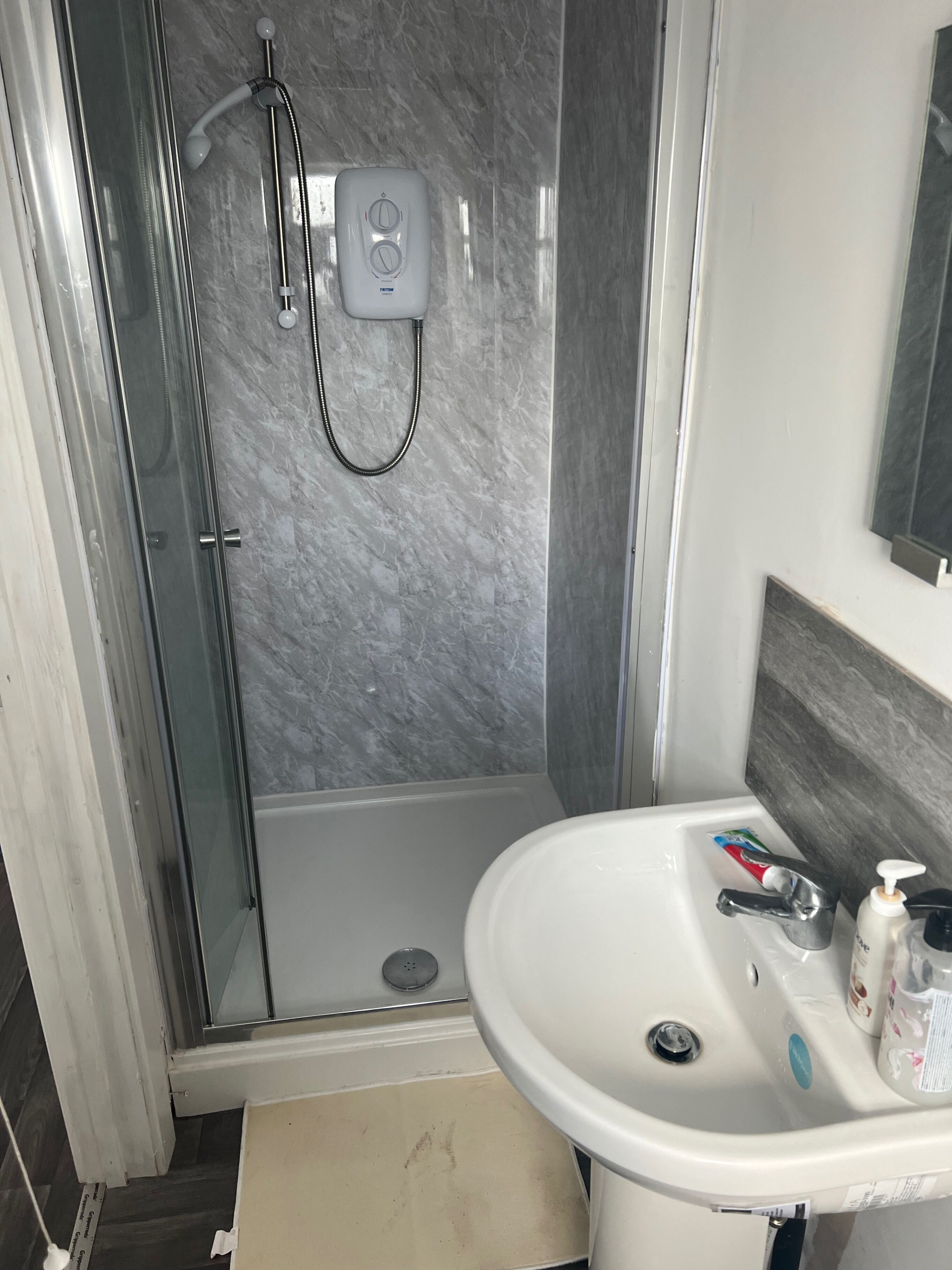 Appartamento | Bagno | Doccia, asciugacapelli, asciugamani