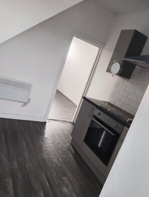 아파트 | 전용 주방 | 전자레인지, 오븐, 전기 주전자, 토스터