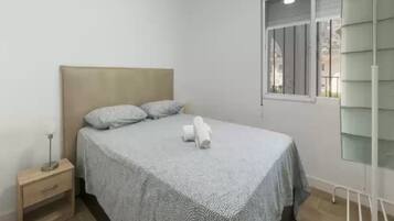 3 bedrooms, bed sheets