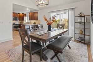 Dining - Spacious Getaway, Perfect for Groups, Fire pit, BBQ, 70" TV, near The Village, TopGolf, Parks (Meridian)