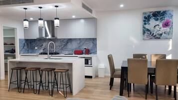 House | 4 bedrooms, Internet