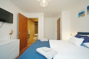 Room - Luxury Riverside Retreat in Salford Strong Wifi (Salford)
