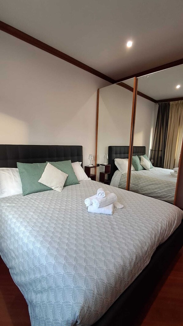 2 Schlafzimmer, Bügeleisen/Bügelbrett, kostenloses WLAN, Bettwäsche