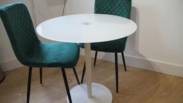 Apartment | Dining