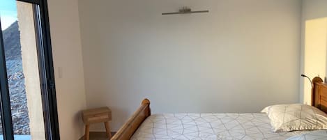 3 間睡房、熨斗/熨衫板、Wi-Fi