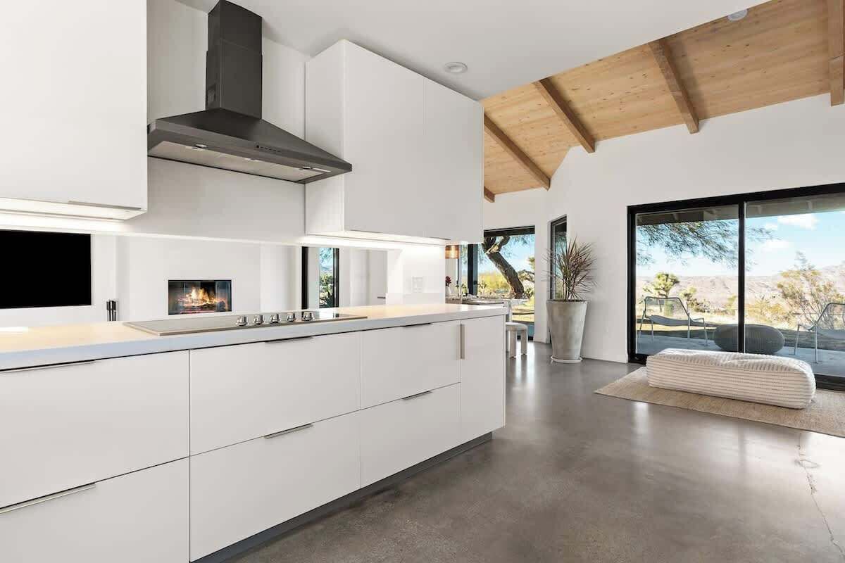Frigorifero, forno, piano cottura, lavastoviglie