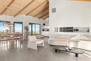 TV, fireplace, offices