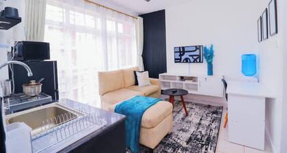 Pearl Luxury Studio with Pool, Free Parking and Netflix