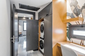 Deluxe Condo, 3 Bedrooms, Balcony, Sea View | Bathroom | Hair dryer, towels, toilet paper