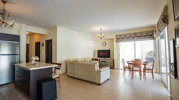 Villa, 4 Bedrooms, Smoking, Private Pool | Living room