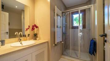 Villa, 3 Bedrooms, Smoking, Private Pool | Bathroom