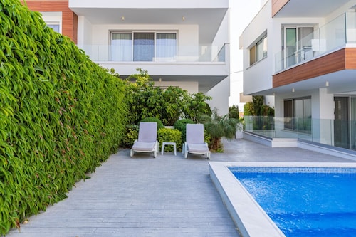 Valleria - 2 BR Apartment W/ Pool in Larnaca