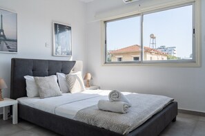 3 chambres, fer et planche à repasser, Wi-Fi gratuit, draps fournis