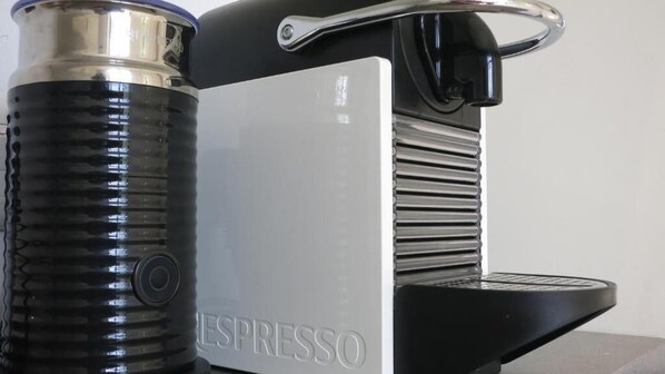 Coffee and/or coffee maker - Man And Tree House (Cape Town)
