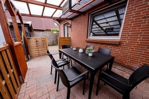 屋外ダイニングエリア