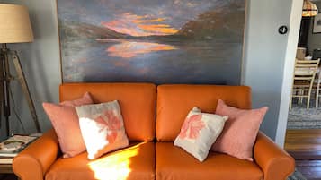 Téléviseur connecté, foyer, livres