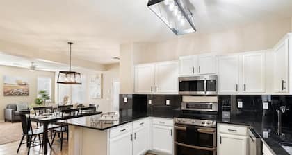 4-bedroom, 3 Bath Home in Gilbert—Pets Welcome