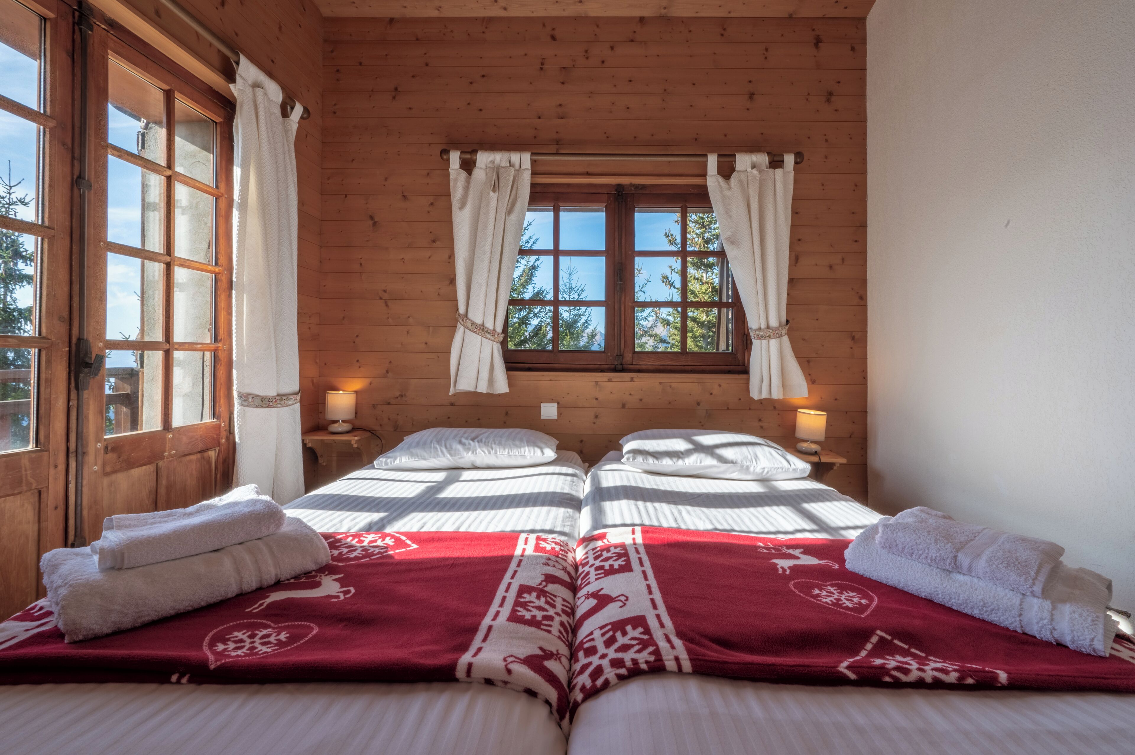 7 habitaciones, wifi y ropa de cama 