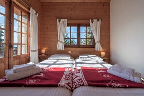 7 bedrooms, WiFi, bed sheets