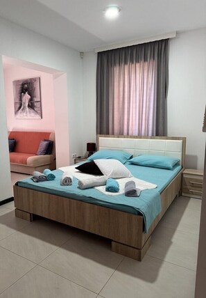 1 bedroom, WiFi, bed sheets
