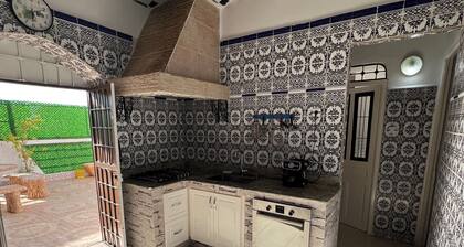 Charming villa in a quiet location 2 minutes from the beach with parking
