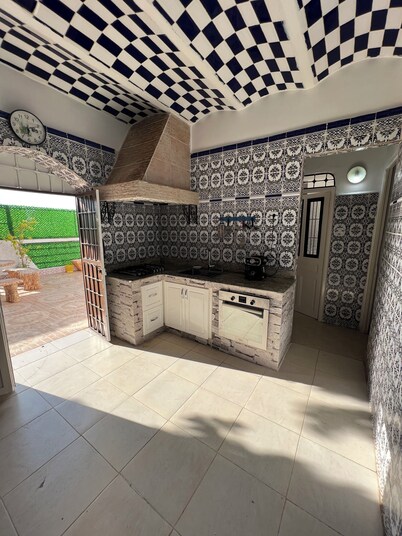 Charming villa in a quiet location 2 minutes from the beach with parking 