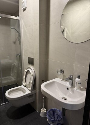 Shower, towels - Apartment for 4 people (Neum)