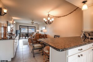 Interior - BARGAIN ON THE ISLAND!  2B/2B VACATION CONDO W/ POOL! WALK TO BEACH! (Fort Myers Beach)