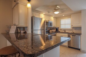 Fridge, microwave, oven, stovetop - BARGAIN ON THE ISLAND!  2B/2B VACATION CONDO W/ POOL! WALK TO BEACH! (Fort Myers Beach)