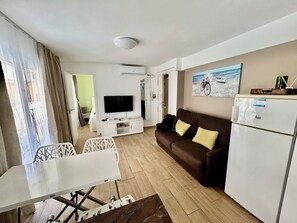 Smart TV - Casa Del Mar Apartment in the Old Town of Benidorm (Benidorm)