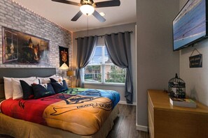 3 عدّة غرف نوم ومكتب ومكواة/لوح كي وسرير سفر