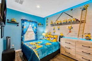 2 bedrooms, desk, iron/ironing board, travel cot - #2609 Resort Home near Disney Themed Jacuzzi Pool (Kissimmee)