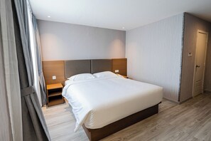 Desk, free WiFi - Aurea Delight Hotel (Phnom Penh)