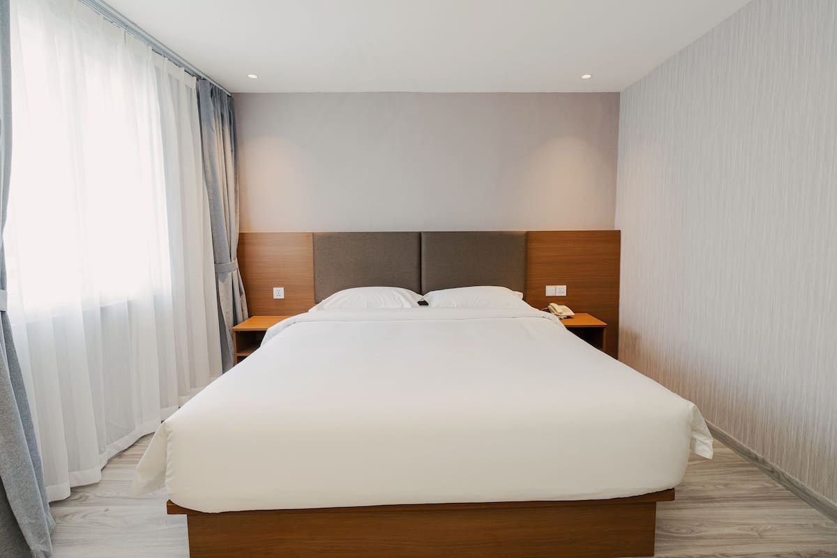 Superior Double Room, City View