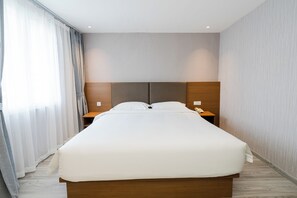 Economy Double Room | Desk, soundproofing, free WiFi - Aurea Delight Hotel (Phnom Penh)