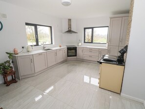 Dishwasher, cookware/dishes/utensils