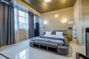 Premium King Room | Egyptian cotton sheets, premium bedding, down comforters