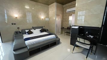 Premium King Room | Egyptian cotton sheets, premium bedding, down comforters