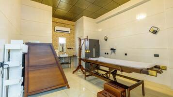 Couples treatment room(s), sauna, body treatments, aromatherapy